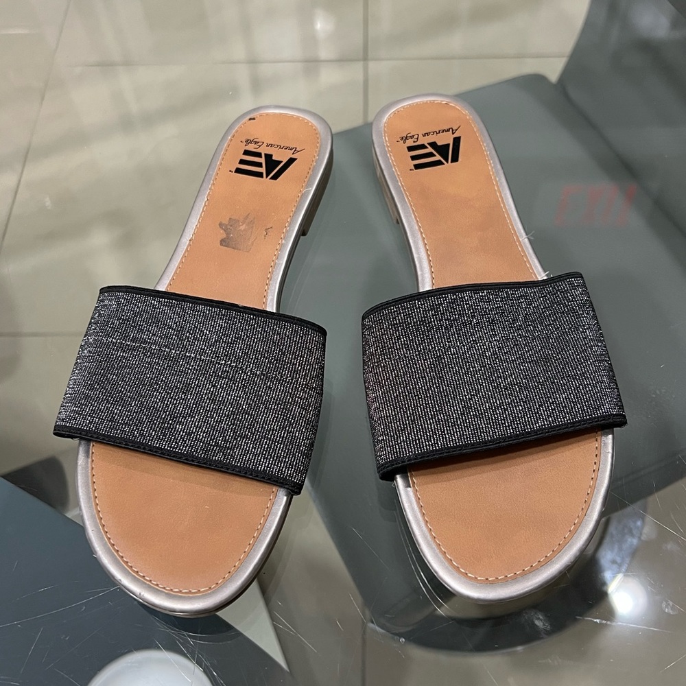 Women’s sandals size 9
